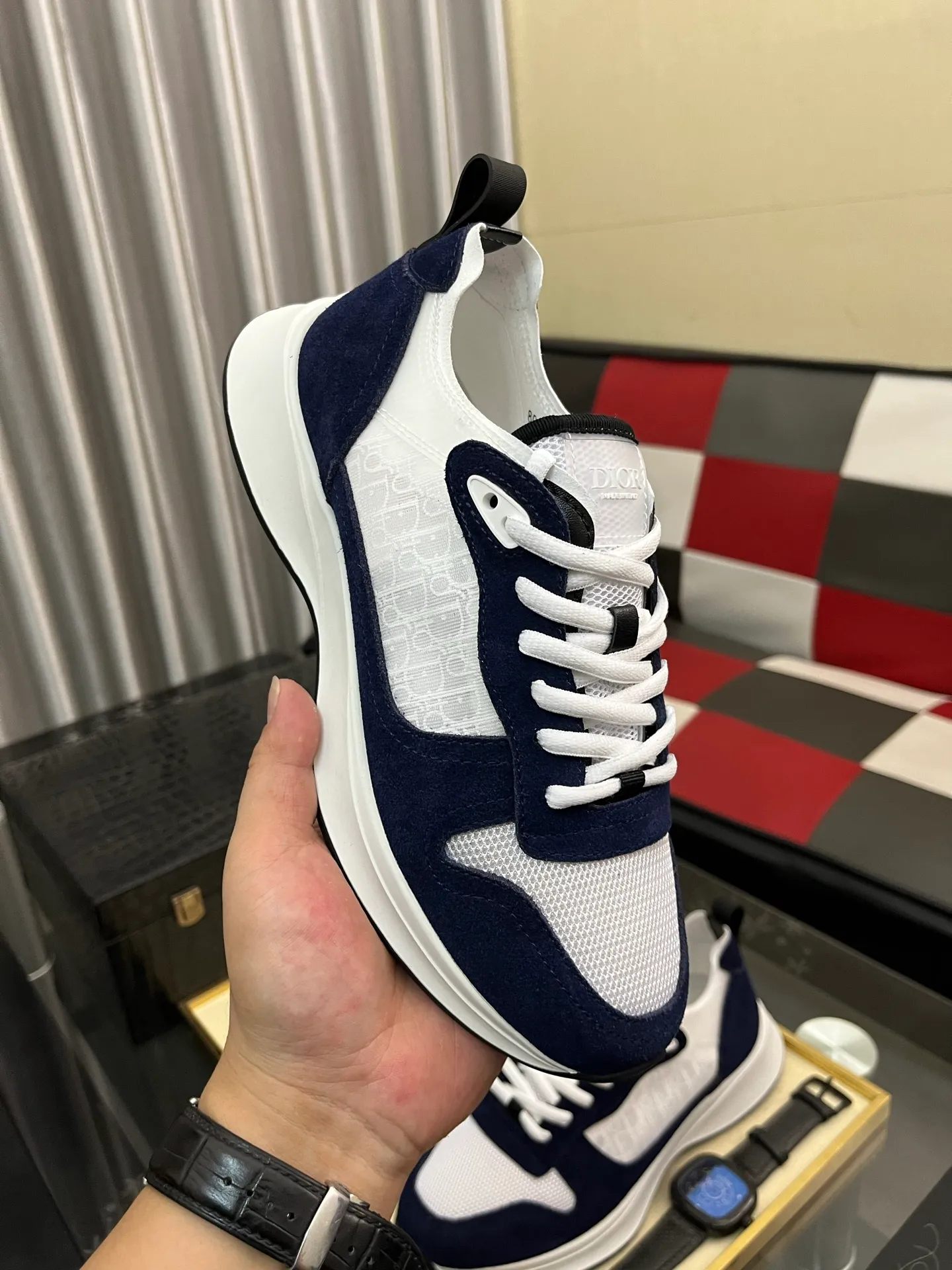 Men's shoes💰: 360⌚️⌚️[Dior] Dior's new men's genuine leather casual shoes, the highest version on the market, any comparison is welcome🆚! The original leather has excellent texture and is super high-end! Fetal sheep net lining imported from Italy, removable pad! Luxurious materials and fine workmanship, highly recommended! Code number: 38-444️⃣Colors available